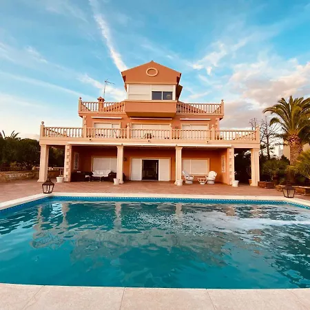 Villa Lujosa En Primera Linea